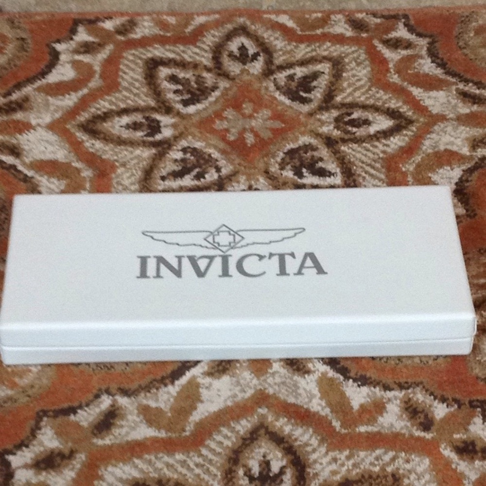 Cleaning out my closet!!!